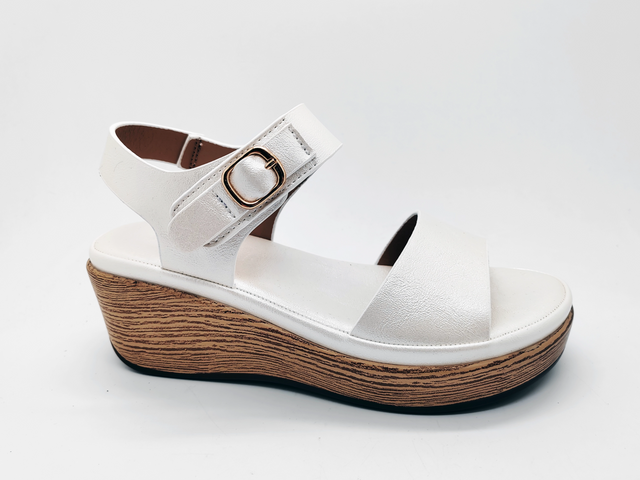 Sandalias blancas elegantes de tacón alto para mujer